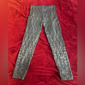 Spanx Shape indigo geo Look At Me Now leggings - size M